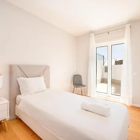 Guestready - Contemporary White In * Lisbon