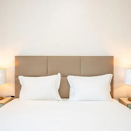 Guestready - Contemporary White In *