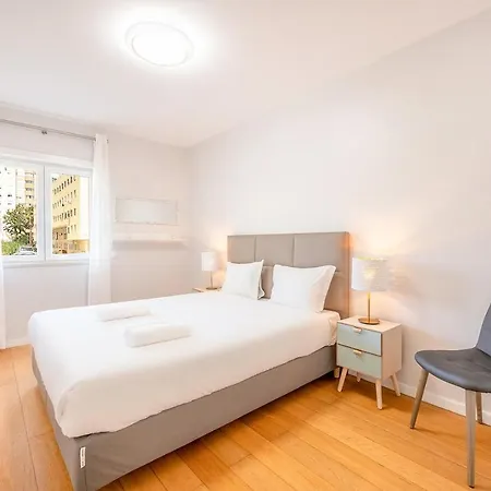 Guestready - Contemporary White In Apartment